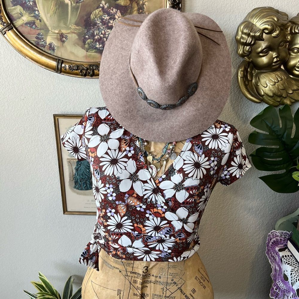 Rue 21 Brown White‎ Orange Daisy Butterfly Floral Hippie Cropped V Neck Blouse M